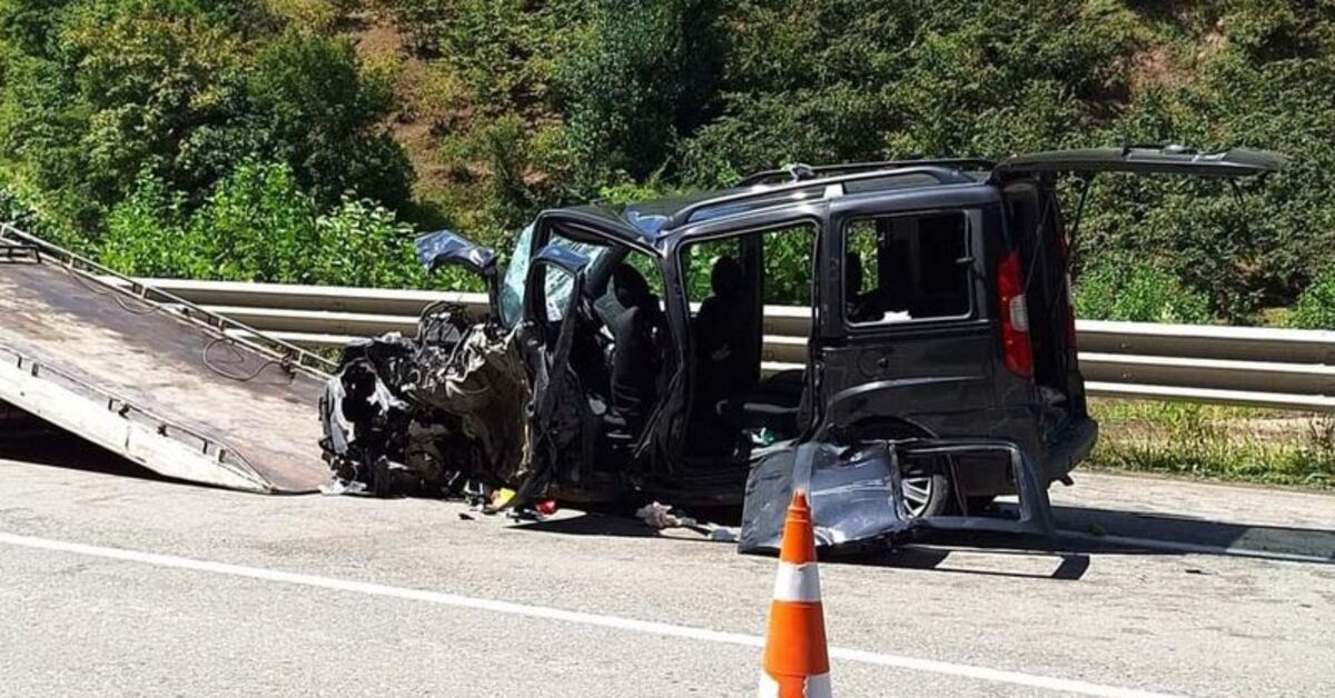 Giresun’da hafif ticari araç ile otomobil çarpıştı: 9 yaralı
