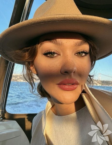 Melisa Döngel’in Instagram paylaşımları