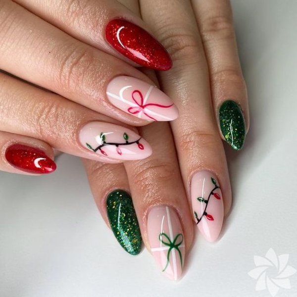 Yılbaşı temalı nail art modelleri