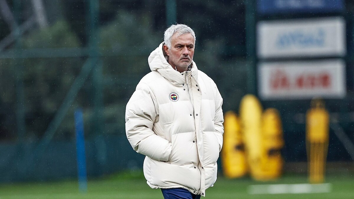 Jose Mourinho’nun zorlu sınavı: Midtjylland kadrosunu kuramıyor