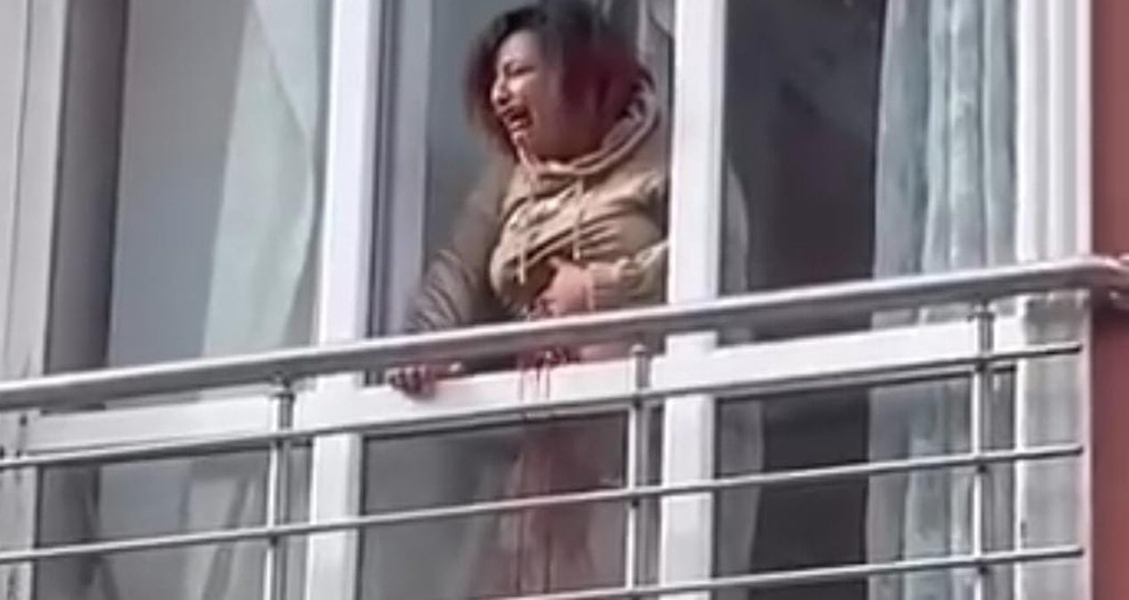 Eşi ile 5 yaşındaki kayınbiraderini bıçakladı: Dehşet anları kamerada