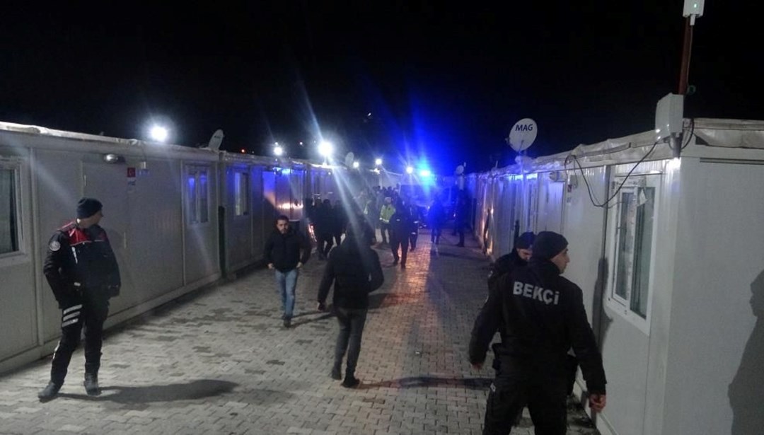 Malatya’da polise bıçaklı saldırı: Yaralanan polis memuru ameliyata alındı