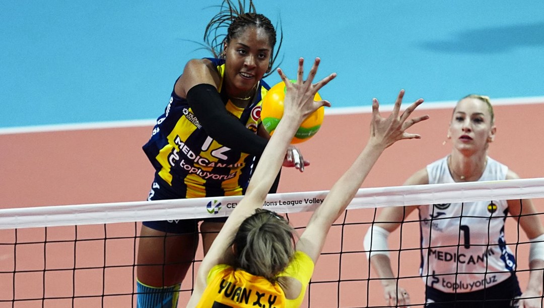 Avrupa’da TÃ¼rk derbisi: FenerbahÃ§e, VakÄ±fbank’Ä± 3-0’la geÃ§ti