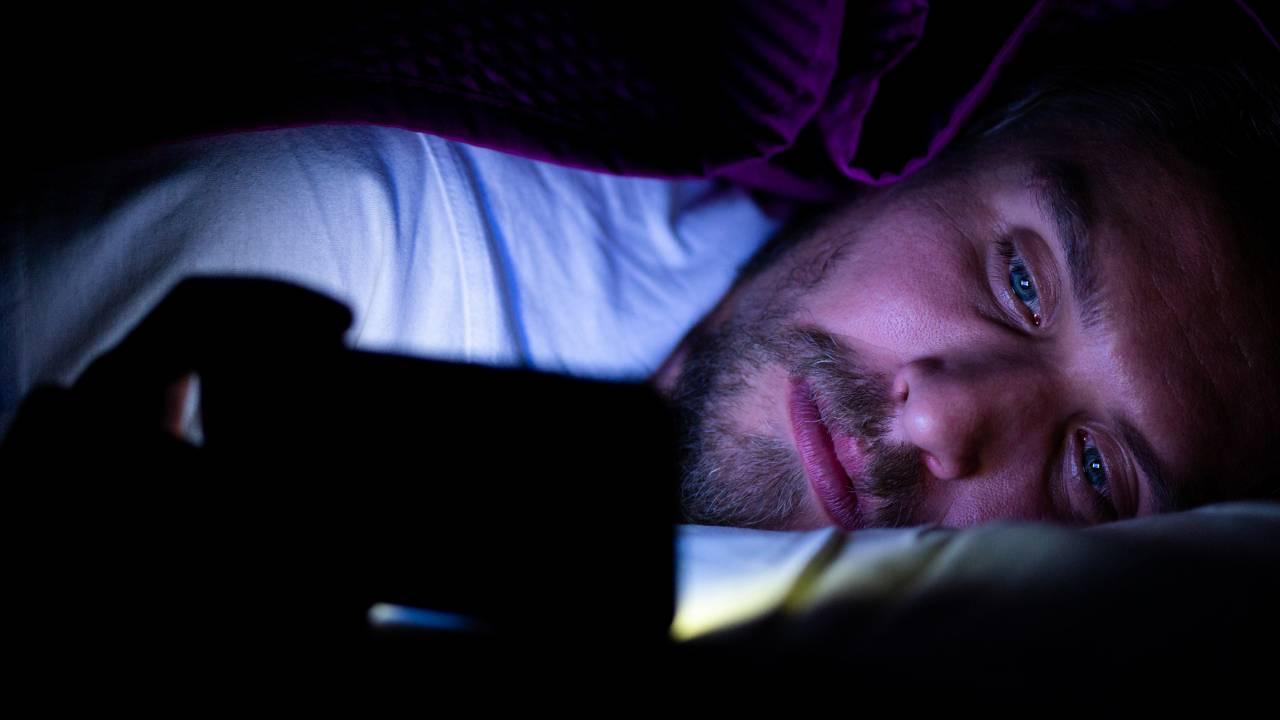 Araştırma: Uyku öncesi yatakta ekran karşısında zaman geçirmek uyku kalitesini olumsuz etkiliyor