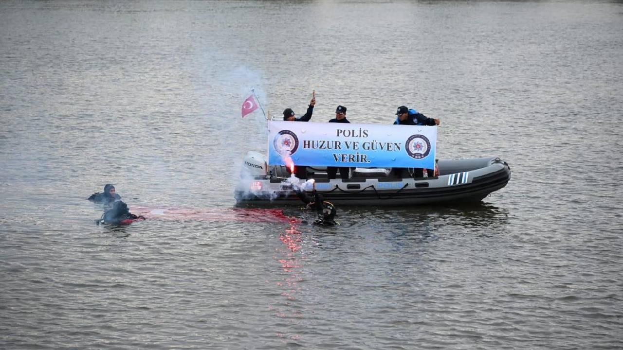 Edirne’de dalgıç polislerden Meriç Nehri’nde özel gösteri